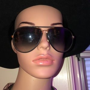 GUCCI LEATHER SUNGLASSES